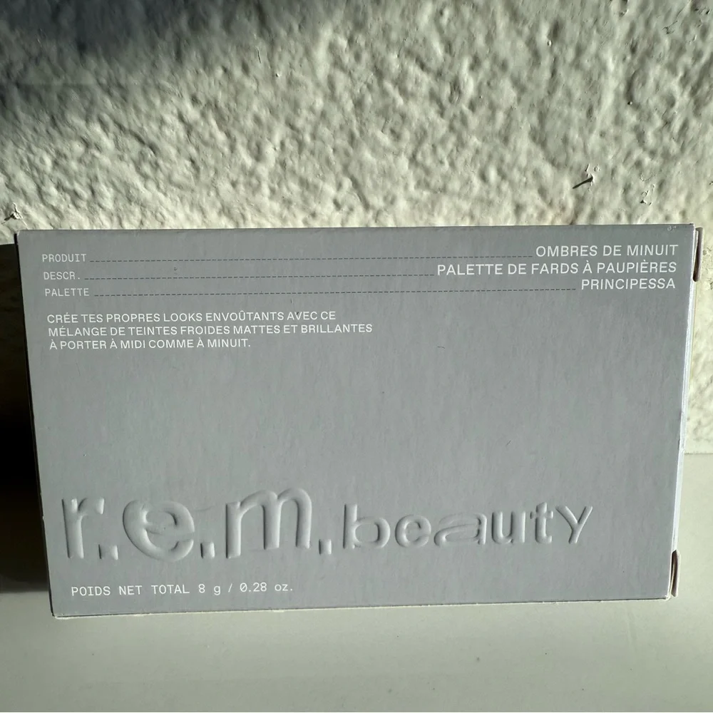 R.E.M. Beauty Midnight Shadows Eyeshadow Palette Principessa